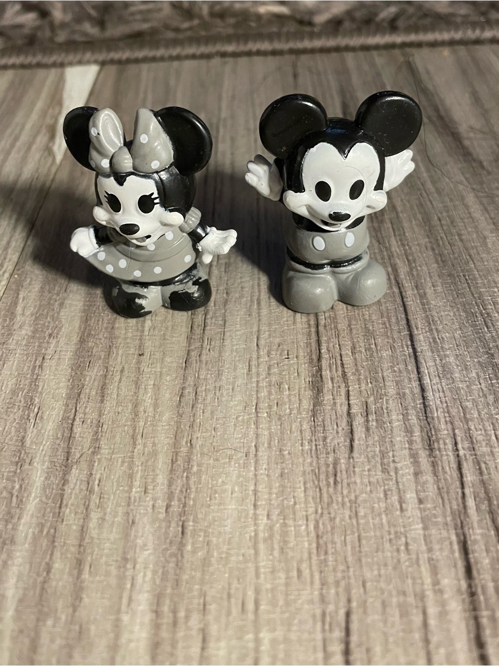 2PC Disney Ooshies black white Mickey Mouse Pop Top Ooshie Pencil Topper Mini